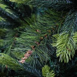 ALEKO 9 ft. Unlit Traditional Artificial Christmas Tree with 2680 Tips thumbnail 2