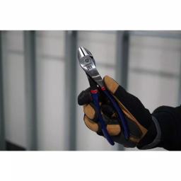 Southwire 8 in. High-Leverage Angled Head Diagonal Cutting Pliers with Dip Grip thumbnail 4