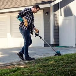 Makita 18V LXT Brushless Cordless String Trimmer Kit with 4.0 Ah Battery, Charger, and Bonus Trimmer Line thumbnail 6