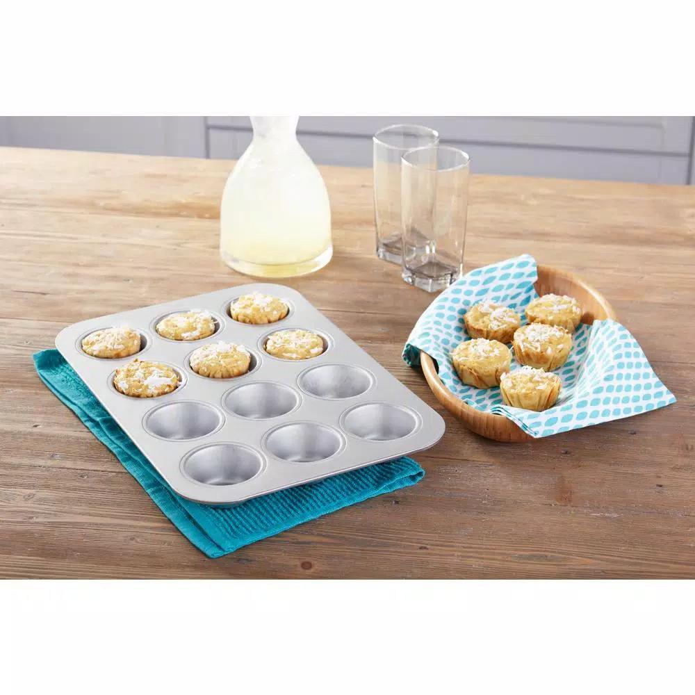 Chicago Metallic Commercial II 12-Cup Muffin and Cupcake Pan