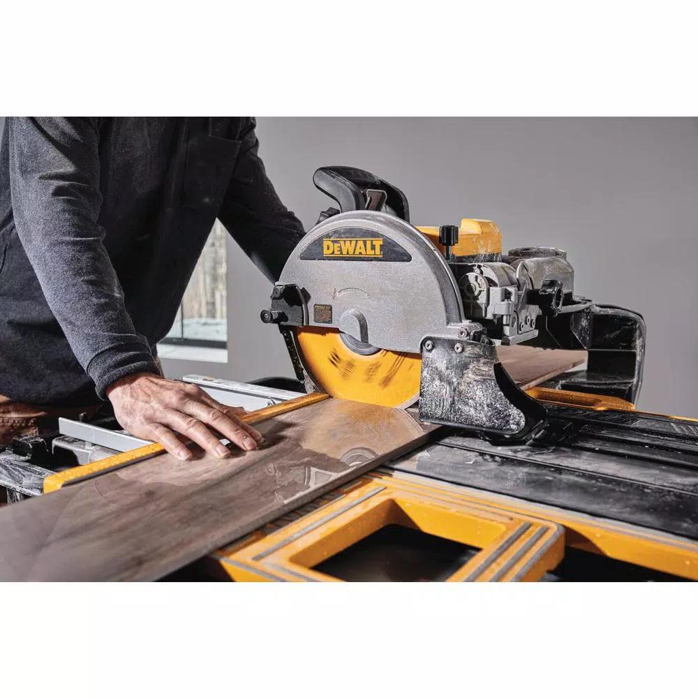 DEWALT 10 in. High Capacity Wet Tile Saw, 15 Amp Corded Specialty Saw for Porcelain