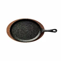 Tramontina 6-Piece 10 in. Cast Iron Fajita Pan Set with Wood Trivets and Handle Mitts thumbnail 2
