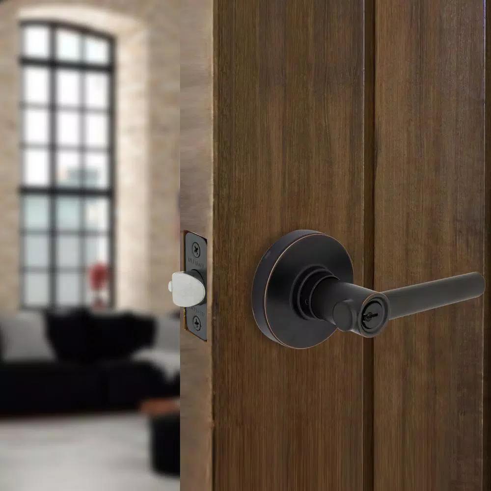 Defiant Highland Aged Bronze Keyed Entry Door Lever with Round Rose