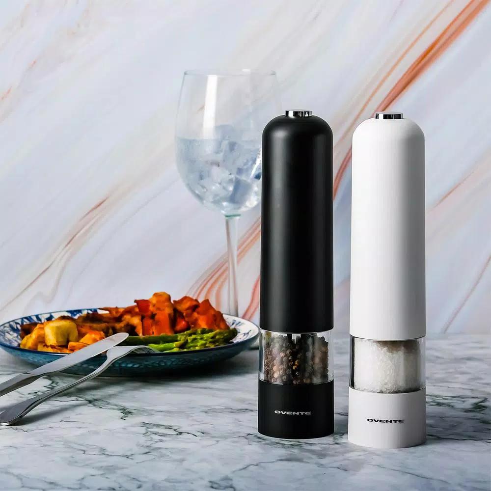 Ovente Electric Salt and Pepper Grinder Set, Battery Operated, Adjustable Coarseness, Black and White