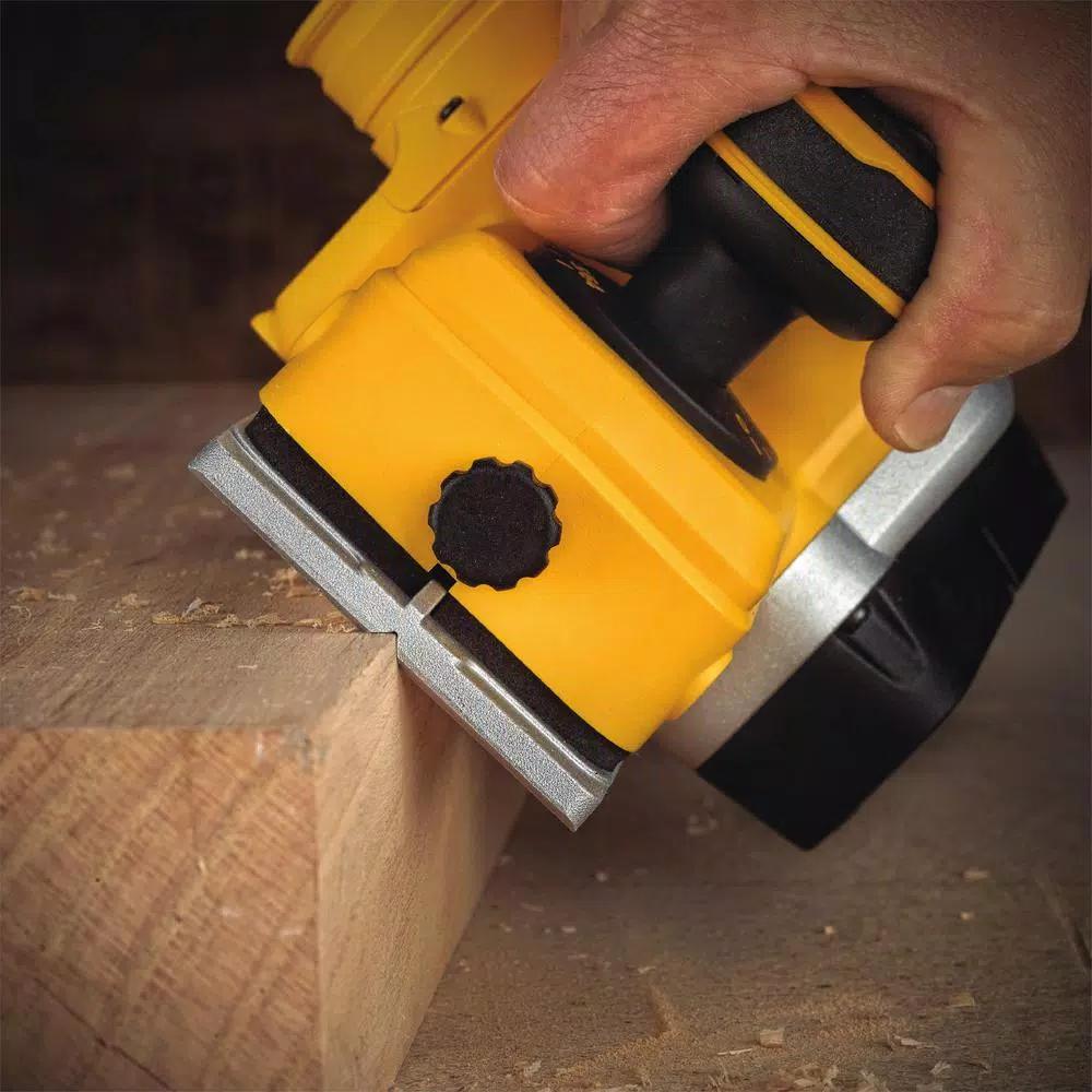 DEWALT 20V MAX XR Cordless Brushless 3-1/4 in. Planer Kit with 3.0Ah Battery and Charger